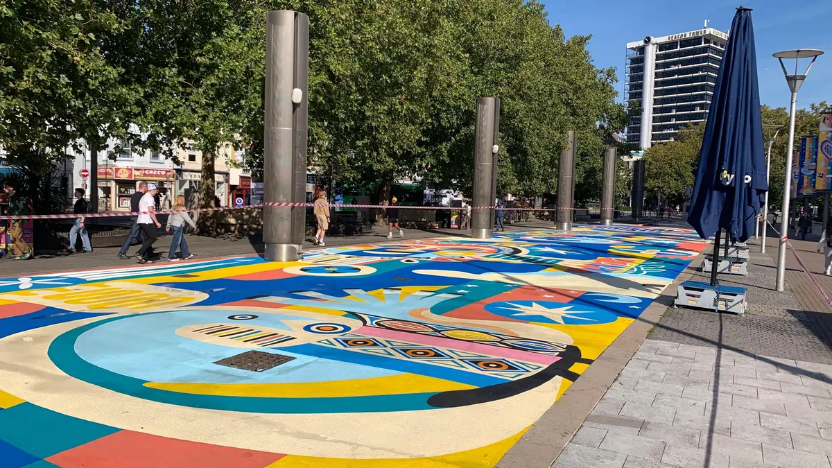 布里斯托尔大型壁画 - 捷克街头 | 英国街头艺术圣地